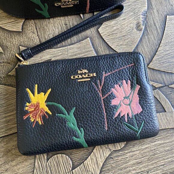 Coach X Jean Michel Basquiat Zip Wristlet Black Leather Handbag Flower Bag NEW - Picture 3 of 6